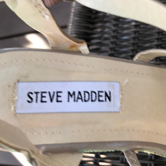 Steve Madden women’s taupe platform sandals - Picture 6 of 6